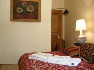 Гостевой дом Guest room in Old Town Вильнюс Двухместный номер с 1 кроватью и собственной ванной комнатой-14